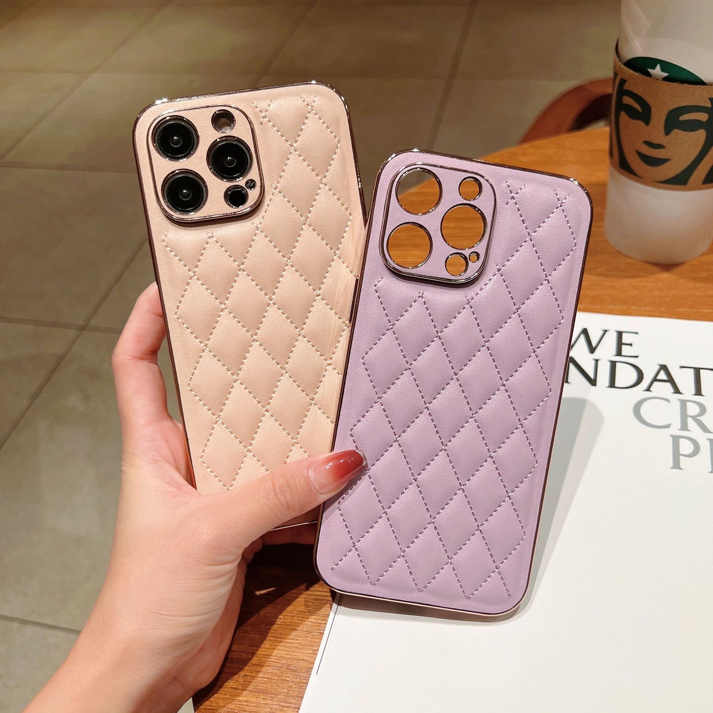 Funda de cuero con rombos para iPhone